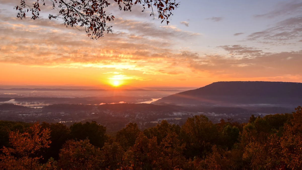13 Must-Try Tennessee Walking Tours for a Trip Full of Stories