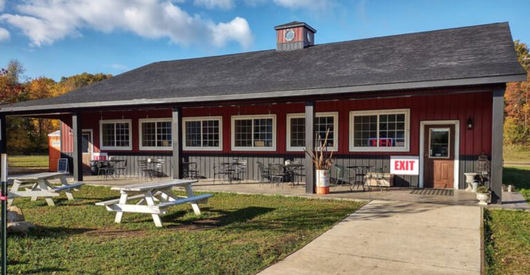 13 Amish and Country Markets in Michigan With Fresh Bread, Jams, and Small-Town Charm