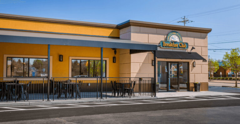 13 Ohio Small-Town Lunch Spots That Feel Made For Spring Wandering