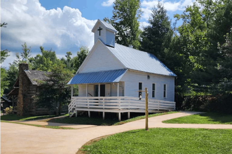 14 Charming Small Towns In Tennessee Where Everyone Feels Like Family