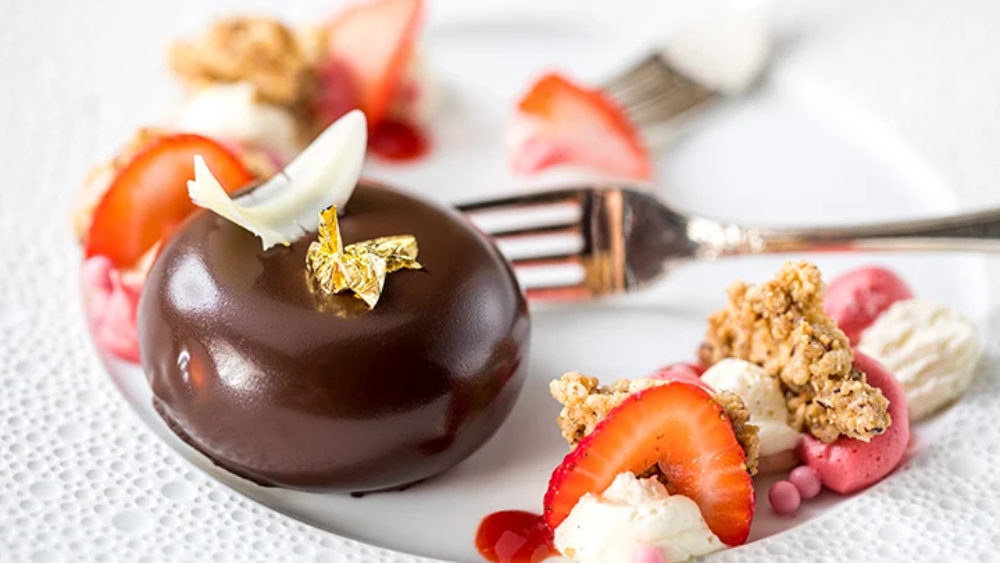 14 Dreamy Tennessee Tea Rooms And Dessert Cafes For A Mother's Day She'll Remember