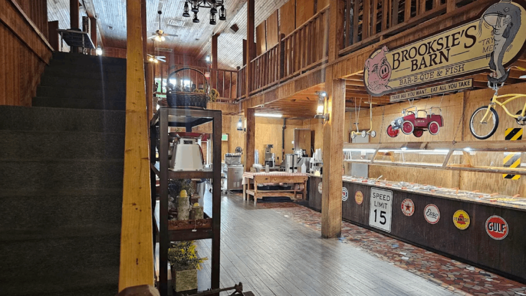 14 Retro-Style Cafeterias In Tennessee That Feel Like A Delicious Trip Back In Time