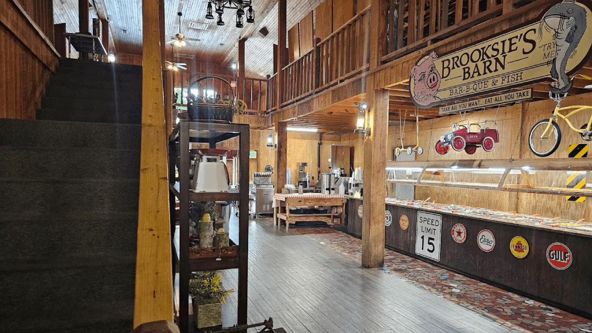 14 Retro-Style Cafeterias In Tennessee That Feel Like A Delicious Trip Back In Time