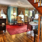 14 Haunted Victorian Hotels In Cape May, New Jersey, Where Guests Say Ghosts Still Roam