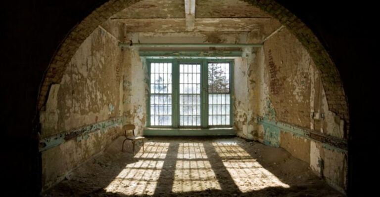 15 Haunted Places in New Jersey Where the History Is Creepier Than the Legend