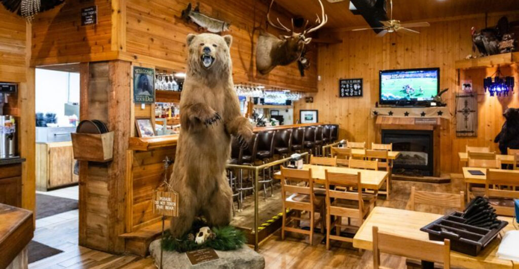 16 Small-Town Ohio Restaurants That No One Expects To Be This Good