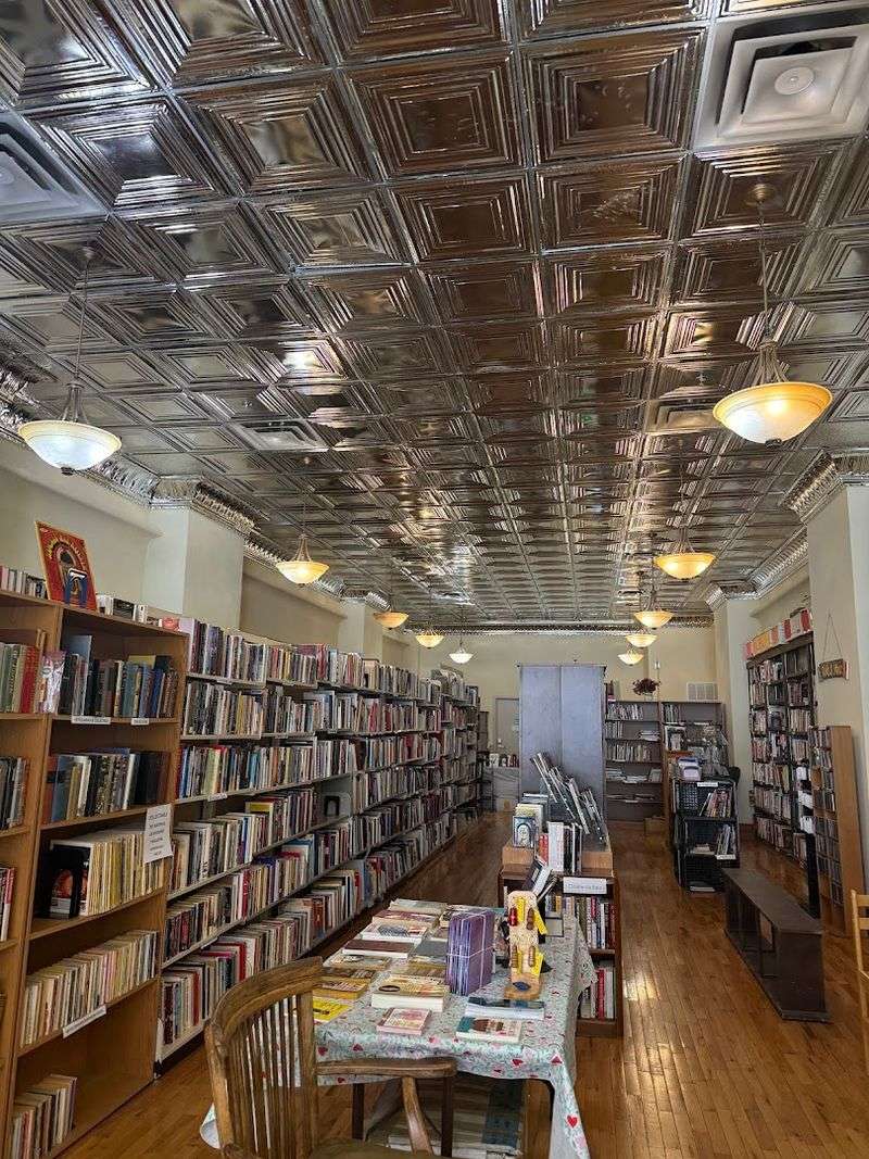 Books & More Bookstore (Trinidad)