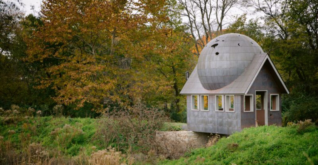 6 Wonderfully Weird Roadside Stops In Ohio You Shouldn’t Miss