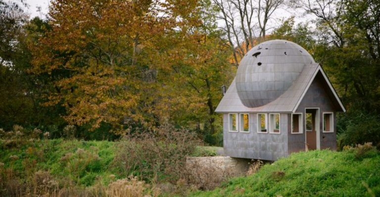 6 Wonderfully Weird Roadside Stops In Ohio You Shouldn’t Miss
