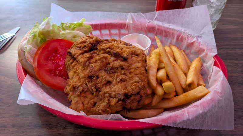 This Tiny Iowa Restaurant Is Absolutely Worth the Detour