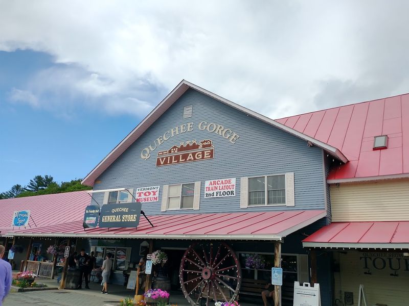A Quechee Stop That Starts Looking Bigger by the Minute