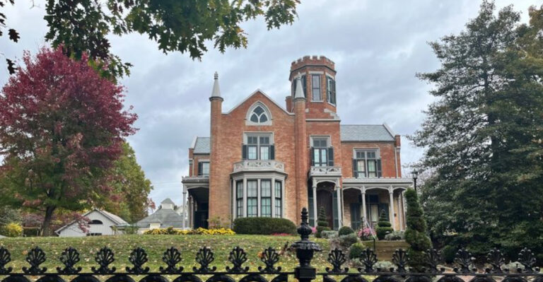7 Elegant Mansions In Ohio That Will Make You Feel Like You’re In The Great Gatsby