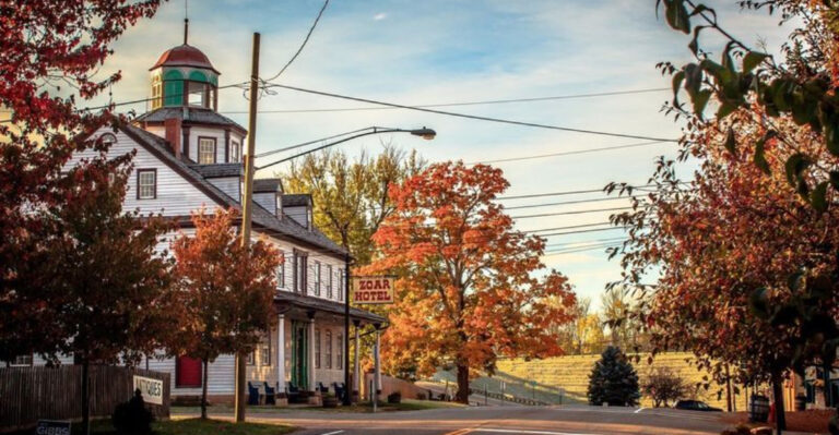 8 Stunning Small Towns In Ohio That Look Like A Hollywood Film Set