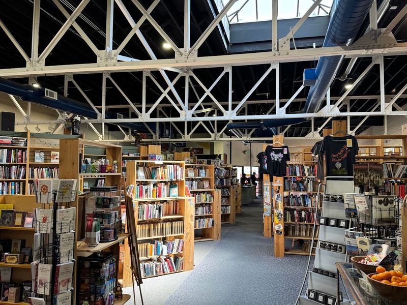 Barbed Wire Books (Longmont)