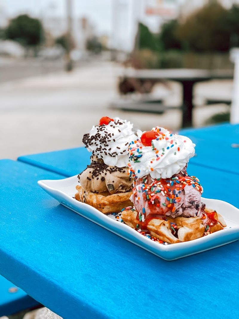 A Banana Split That Feels Like Summer at the Shore A Banana Split That Feels Like Summer at the Shore