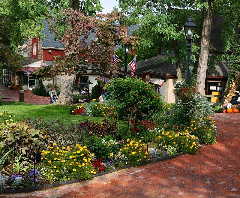 A Colonial-Style Village Made for Wandering A Colonial-Style Village Made for Wandering