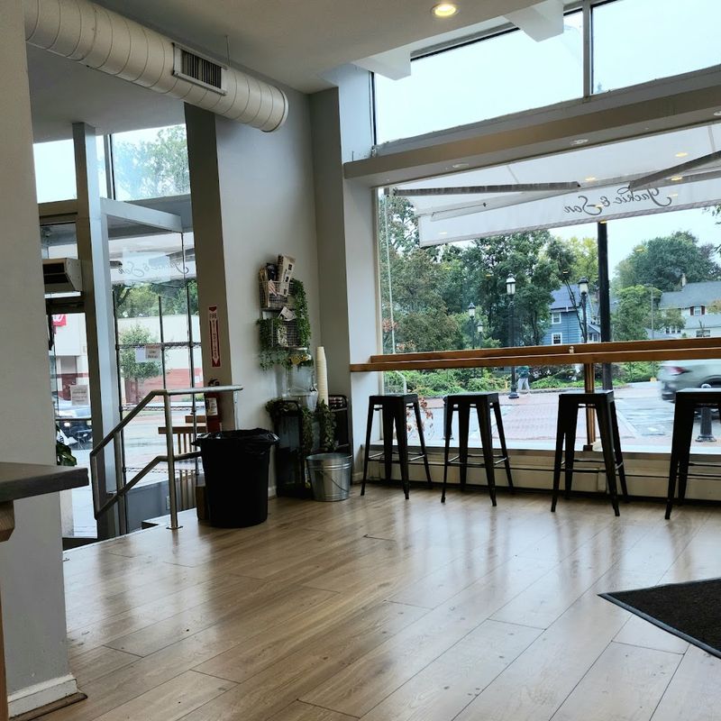 A Cozy Cafe Feel Right in the Heart of Town