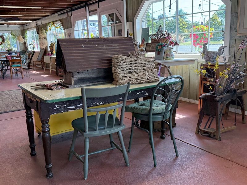 A Cozy Cafe Where the Welcome Matters as Much as the Menu