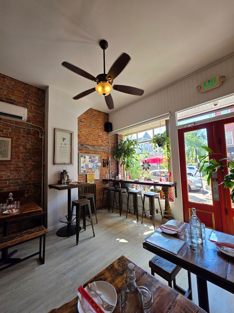 A Cozy Lafayette Spot With a Big Neighborhood Personality A Cozy Lafayette Spot With a Big Neighborhood Personality