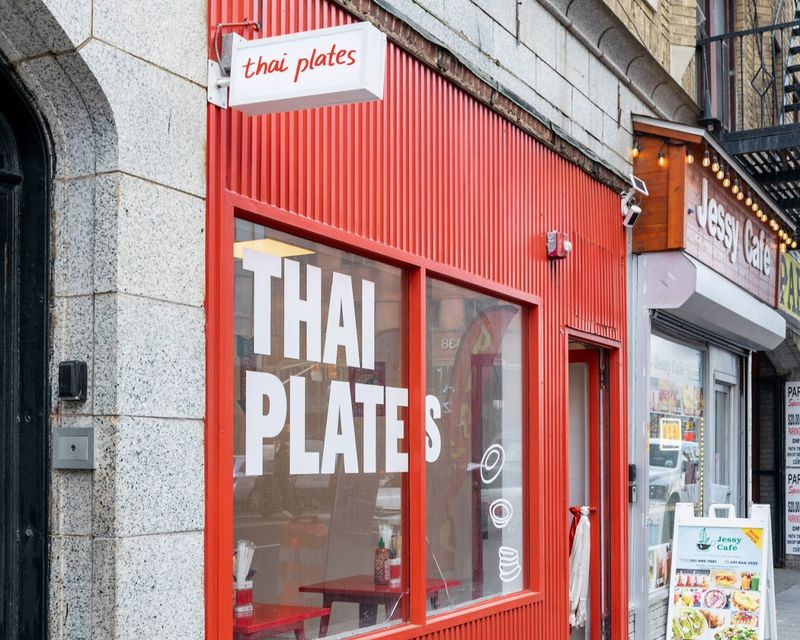 A Cozy Sip Avenue Spot With Big Thai Flavor