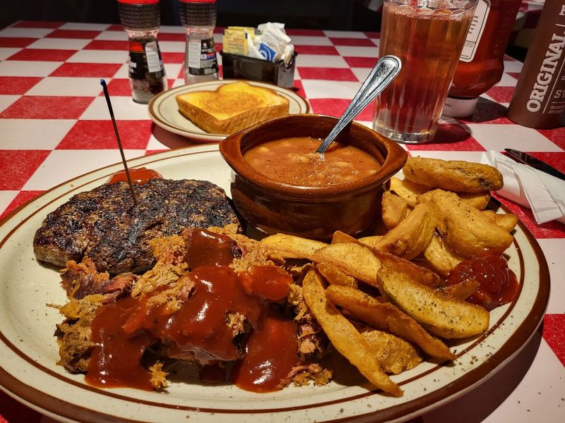 A Fun Tennessee Stop For Families, Road Trips, And BBQ Lovers