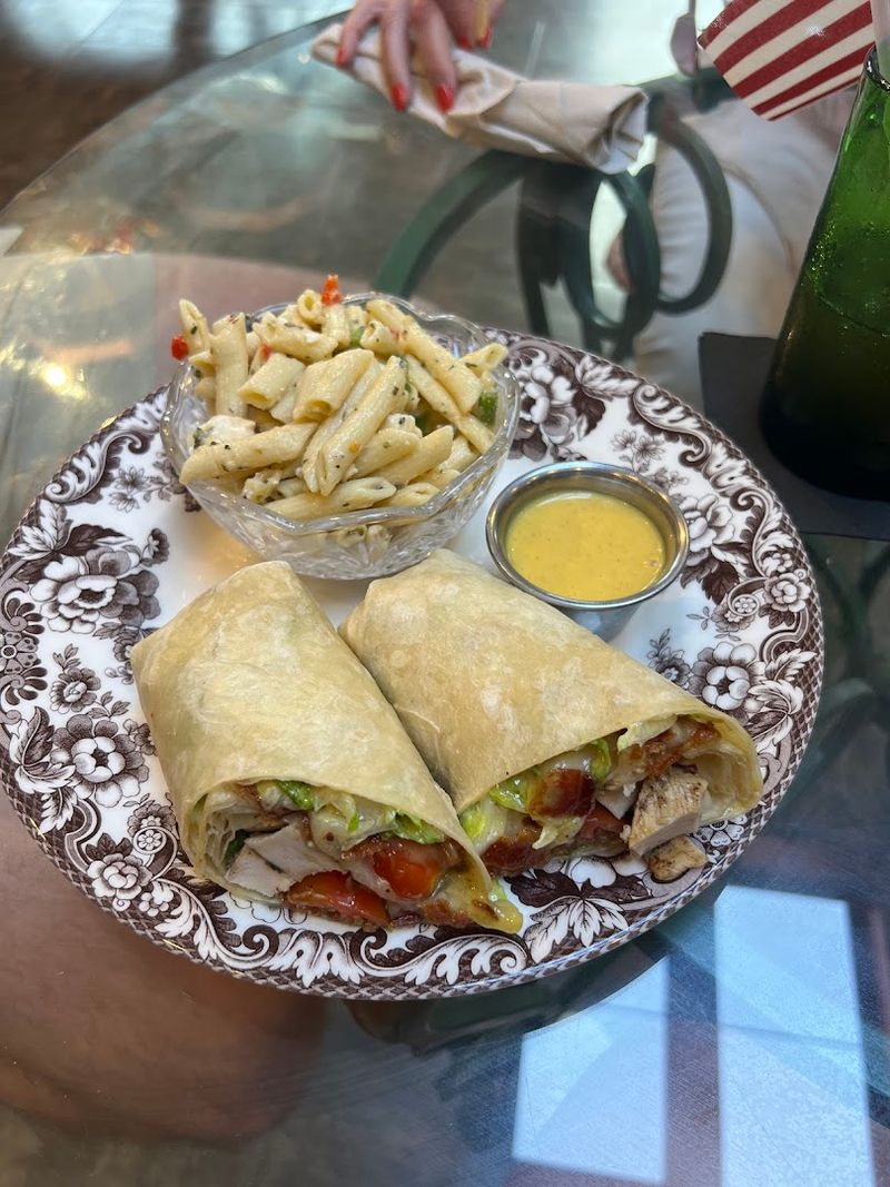 A Lunch Menu With Personality and Plenty of Variety