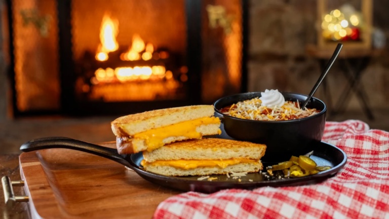 A Magical Castle Cafe In Tennessee That Feels Like A Storybook Escape
