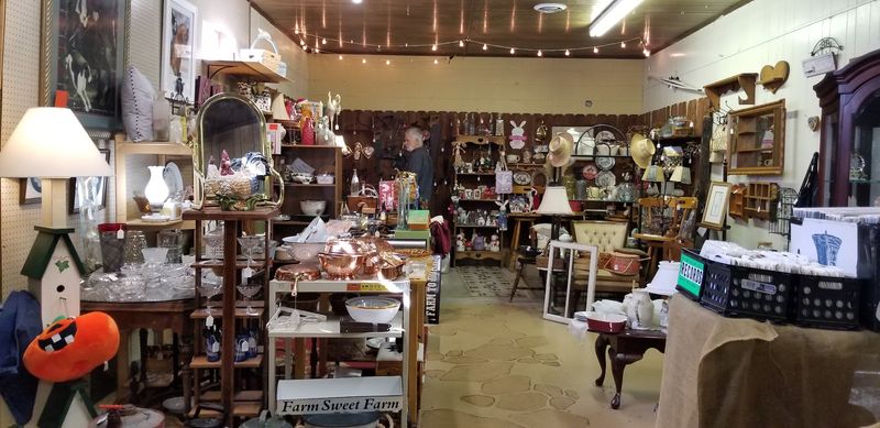 A Pigeon Forge Antique Mall Made for Slow, Curious Browsing