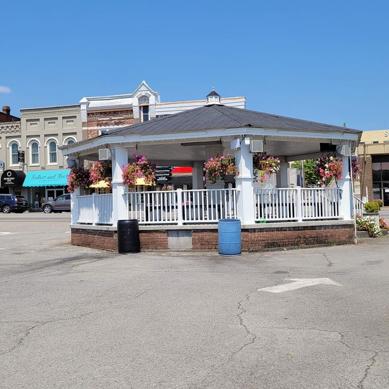 A Small Tennessee Town Where Retirement Feels Simple And Relaxed