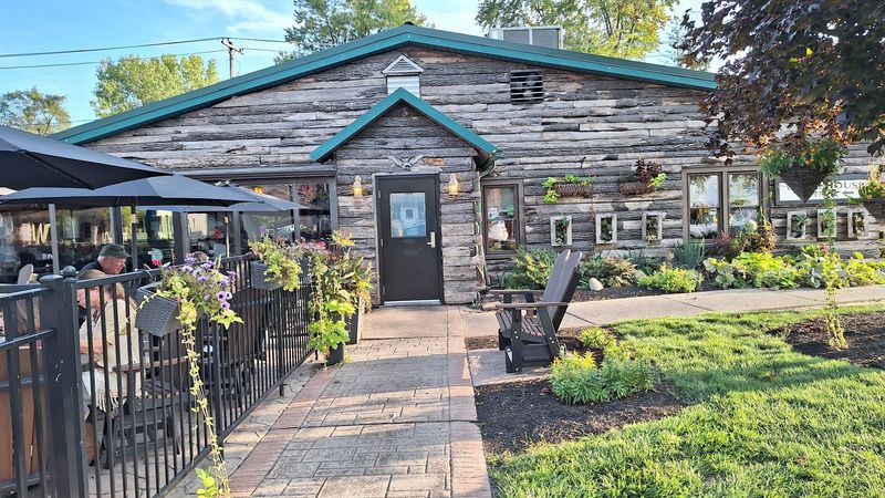 A Small-Town Restaurant With Big Local Fame A Small-Town Restaurant With Big Local Fame