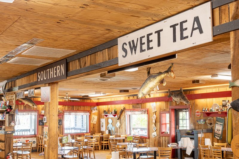 A Smoky Mountain Food Stop That Belongs On Your Tennessee Bucket List