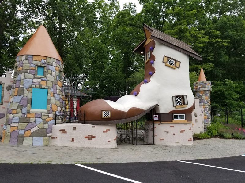 A Storybook Escape Hidden in Oak Ridge