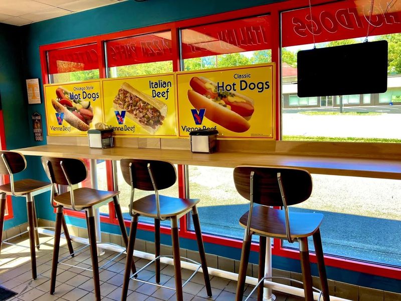 A Tiny Knoxville Spot With Big Chicago Flavor