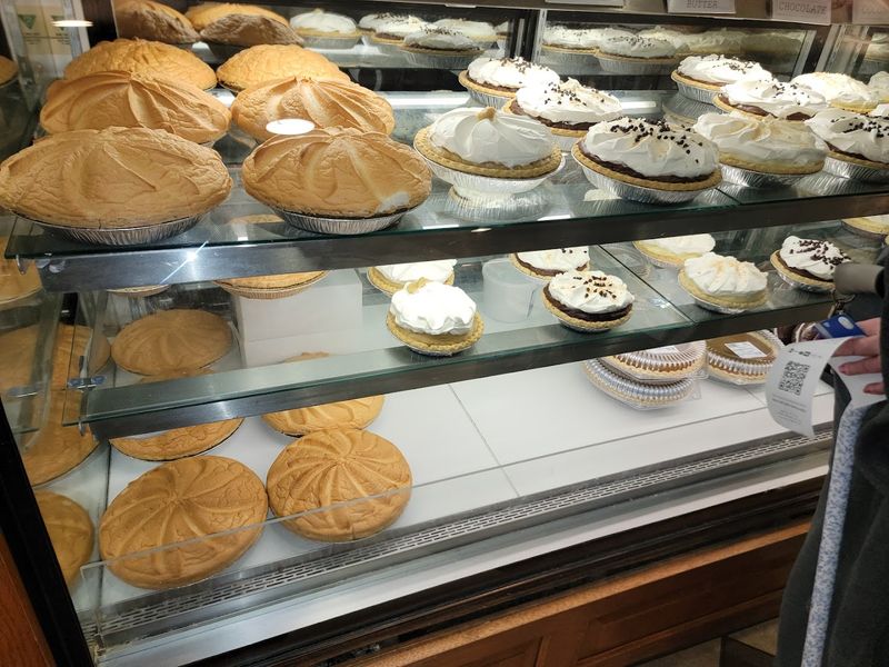 A bakery worth browsing before you even sit down