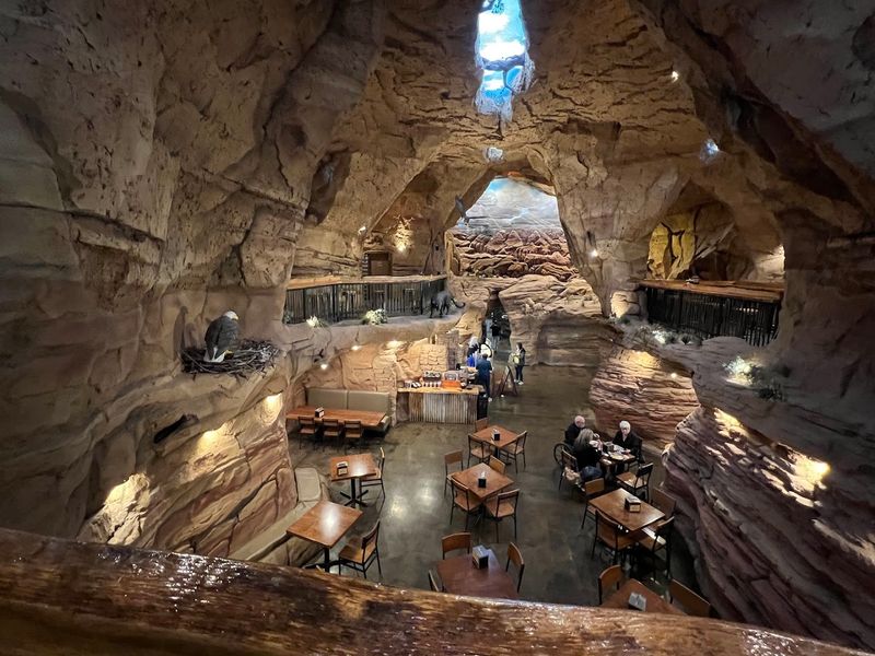 A cave-like dining room that steals the show