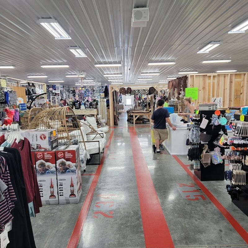 A huge indoor market that feels easy to shop A huge indoor market that feels easy to shop