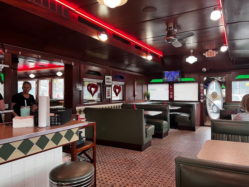 A true 1950s diner atmosphere