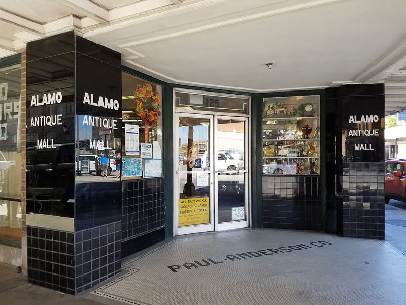 Alamo Antique Mall (San Antonio)