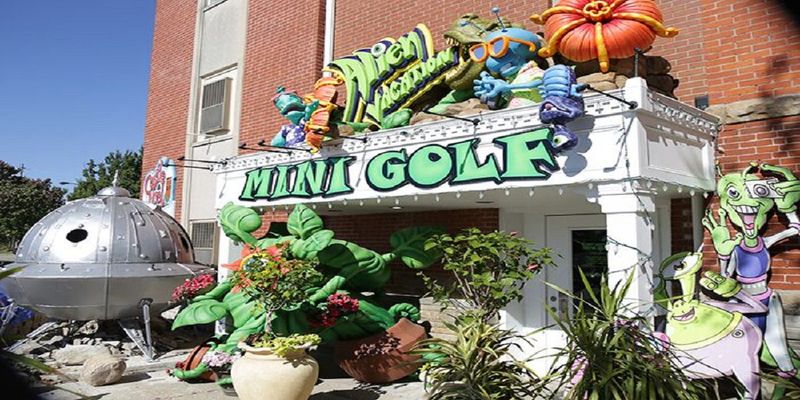 Alien Vacation Mini Golf (Medina)