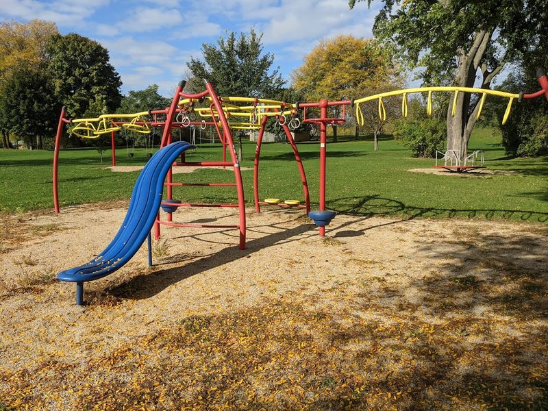 An easy place for families to spend the whole day An easy place for families to spend the whole day
