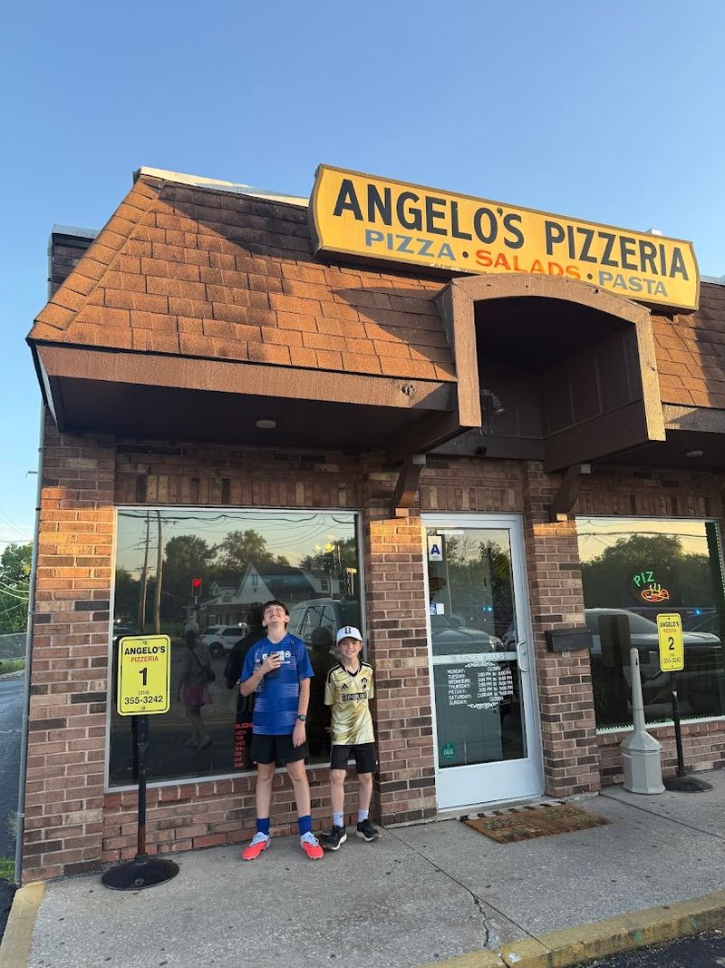 Angelo’s Pizzeria