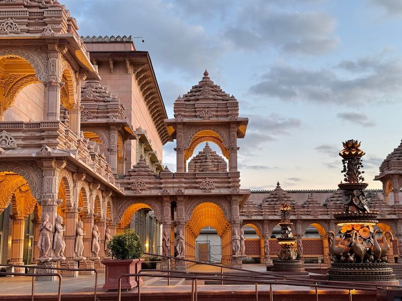 BAPS Swaminarayan Akshardham - Robbinsville Township