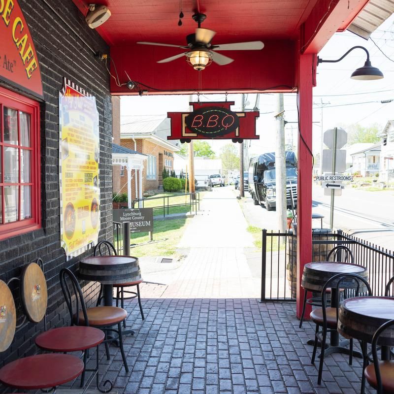 Bar-B-Que Caboose Café — Lynchburg