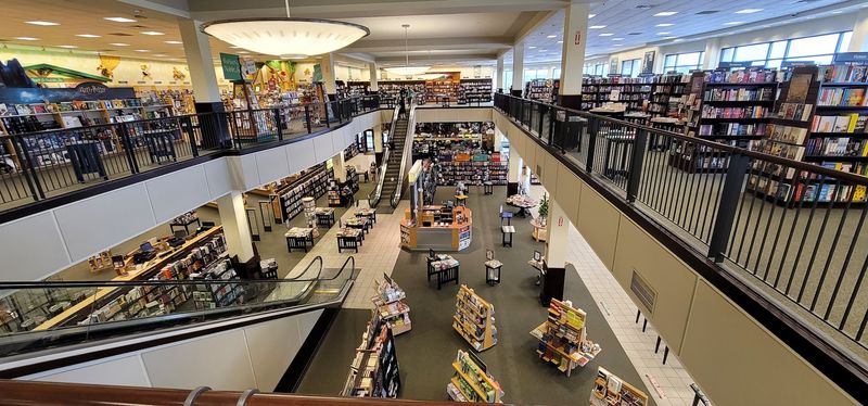 Barnes & Noble — Edison
