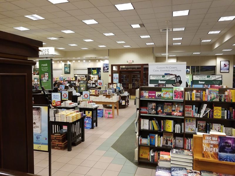 Barnes & Noble — Moorestown