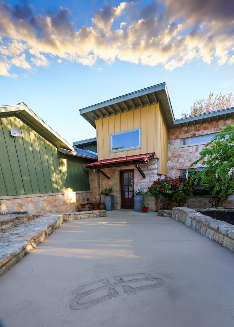 Bending Branch Winery (Comfort)