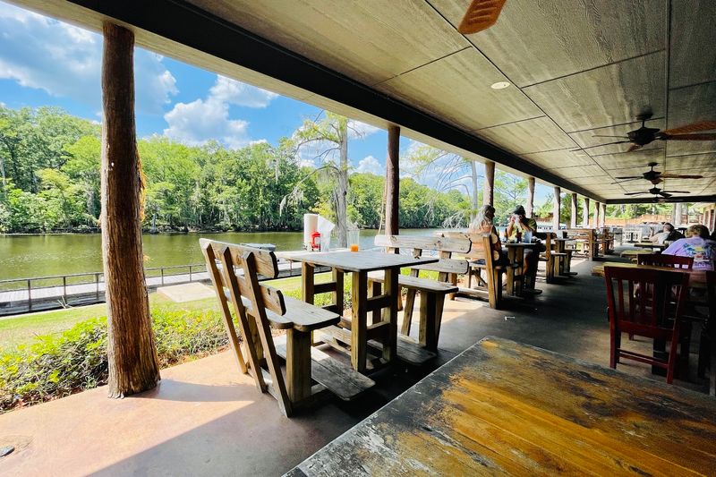Big Pines Lodge (near Caddo Lake State Park) Big Pines Lodge (near Caddo Lake State Park)