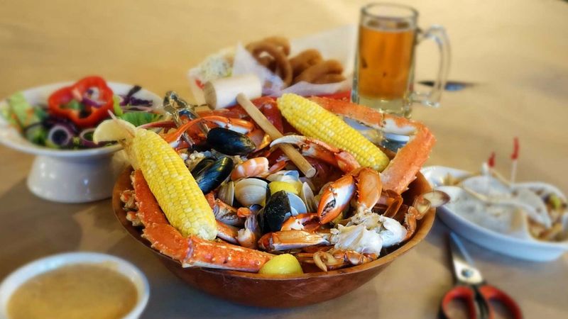 Blue Claw Seafood & Crab Eatery - Burlington