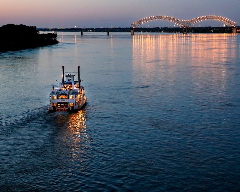 Book a Mississippi River lunch cruise in Memphis