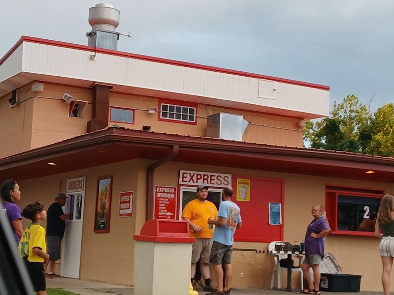 Bring The Whole Family For A Laid-Back Night In Maryville